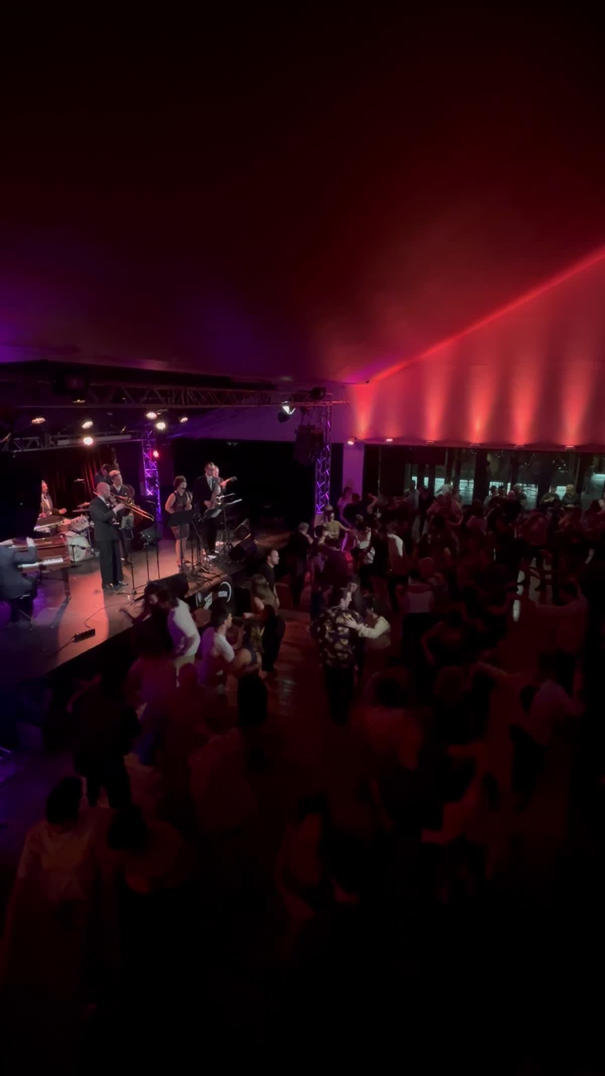 Música y baile swing en Spirit Valencia